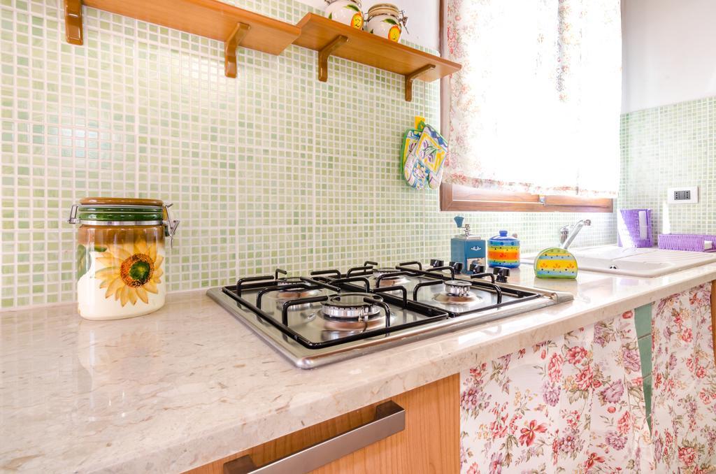 Villa Aurelia カステッランマーレ・デル・ゴルフォ エクステリア 写真